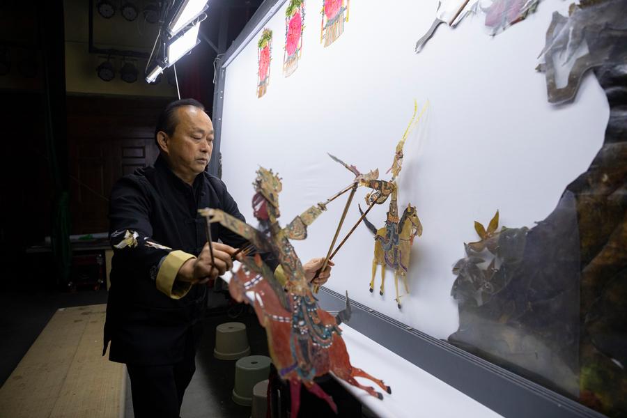 Wayang Bayang Tradisional Hidup Semula di Sichuan