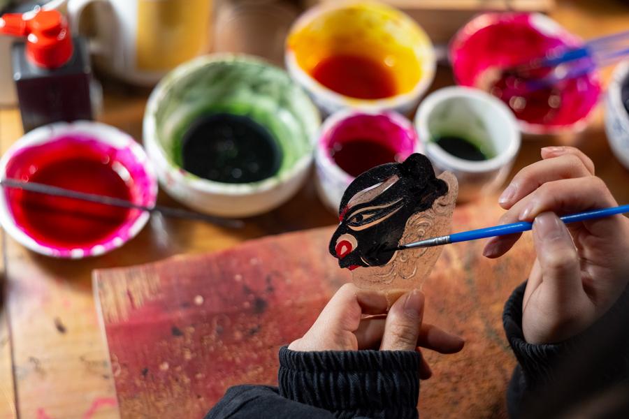 Wayang Bayang Tradisional Hidup Semula di Sichuan