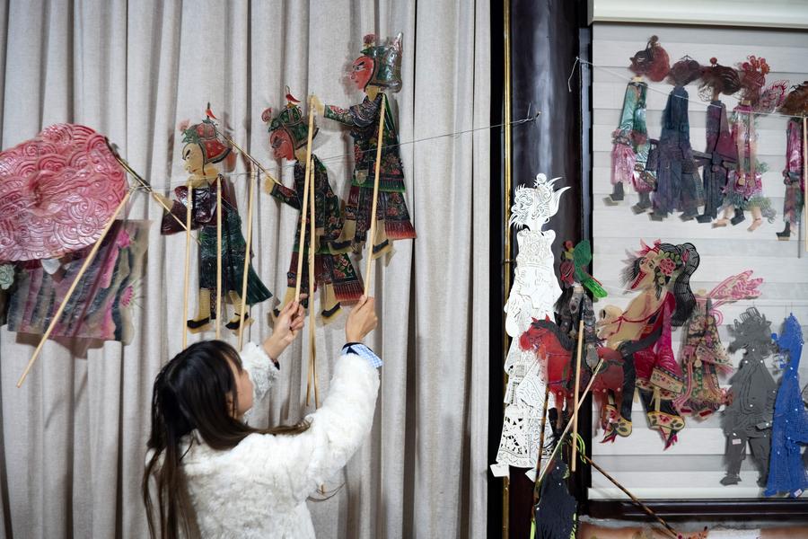 Wayang Bayang Tradisional Hidup Semula di Sichuan