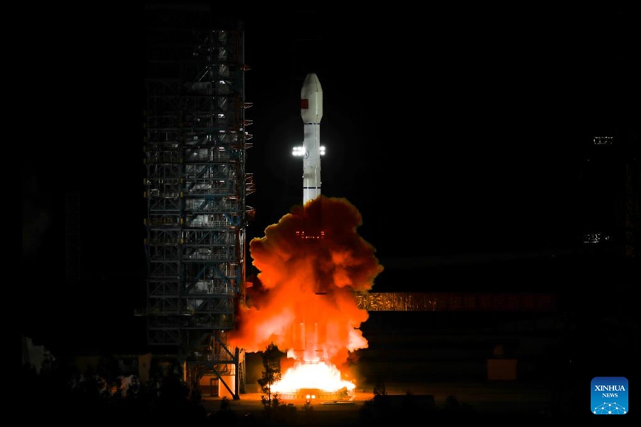 China Lancar Satelit Geganti Data Baharu