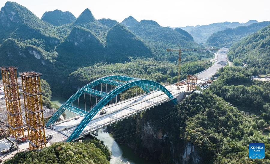 Lebuh Raya Guiyang-Pintang, Guizhou Sedang Dibina