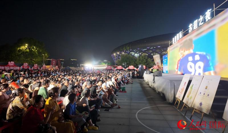 “Selamat Menonton Liga Bola Sepak Bandar Jiangsu!”- Xuzhou