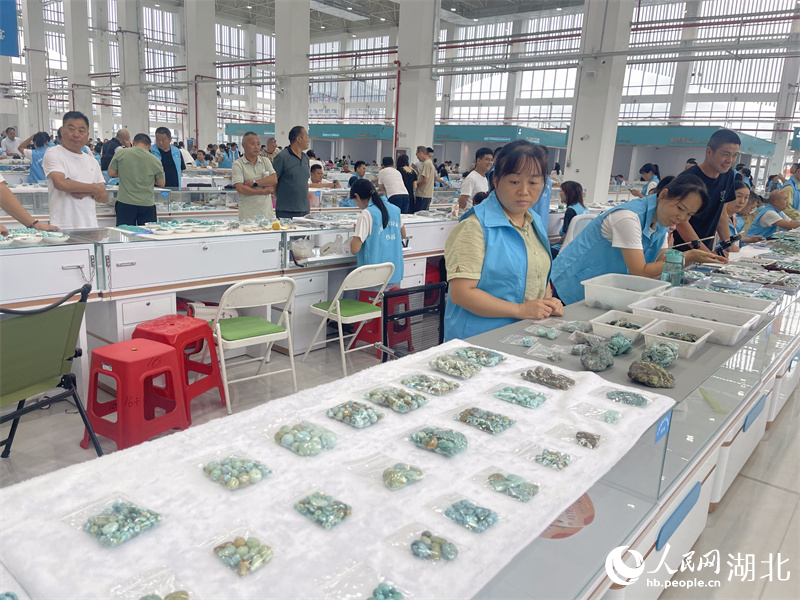 Kegemilangan Industri Firus di Kaunti Zhushan