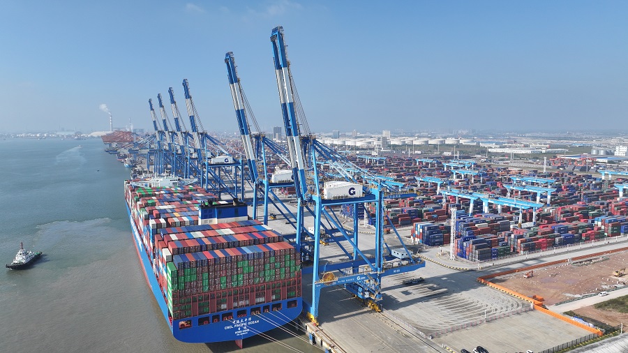 Pelabuhan Qinzhou Pecah Rekod Kendalian Kontena