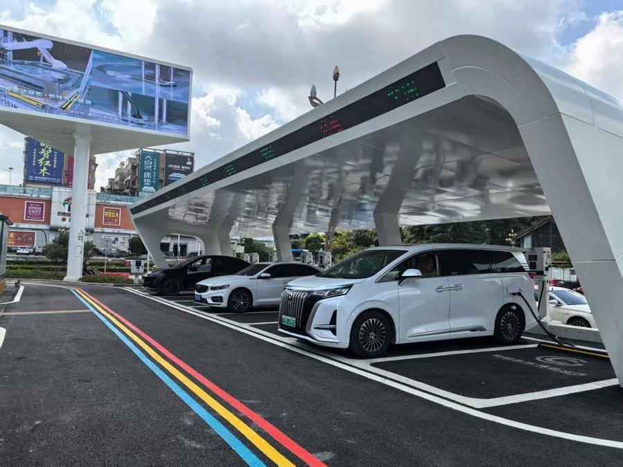 China Operator Rangkaian Pengecas EV Terbesar