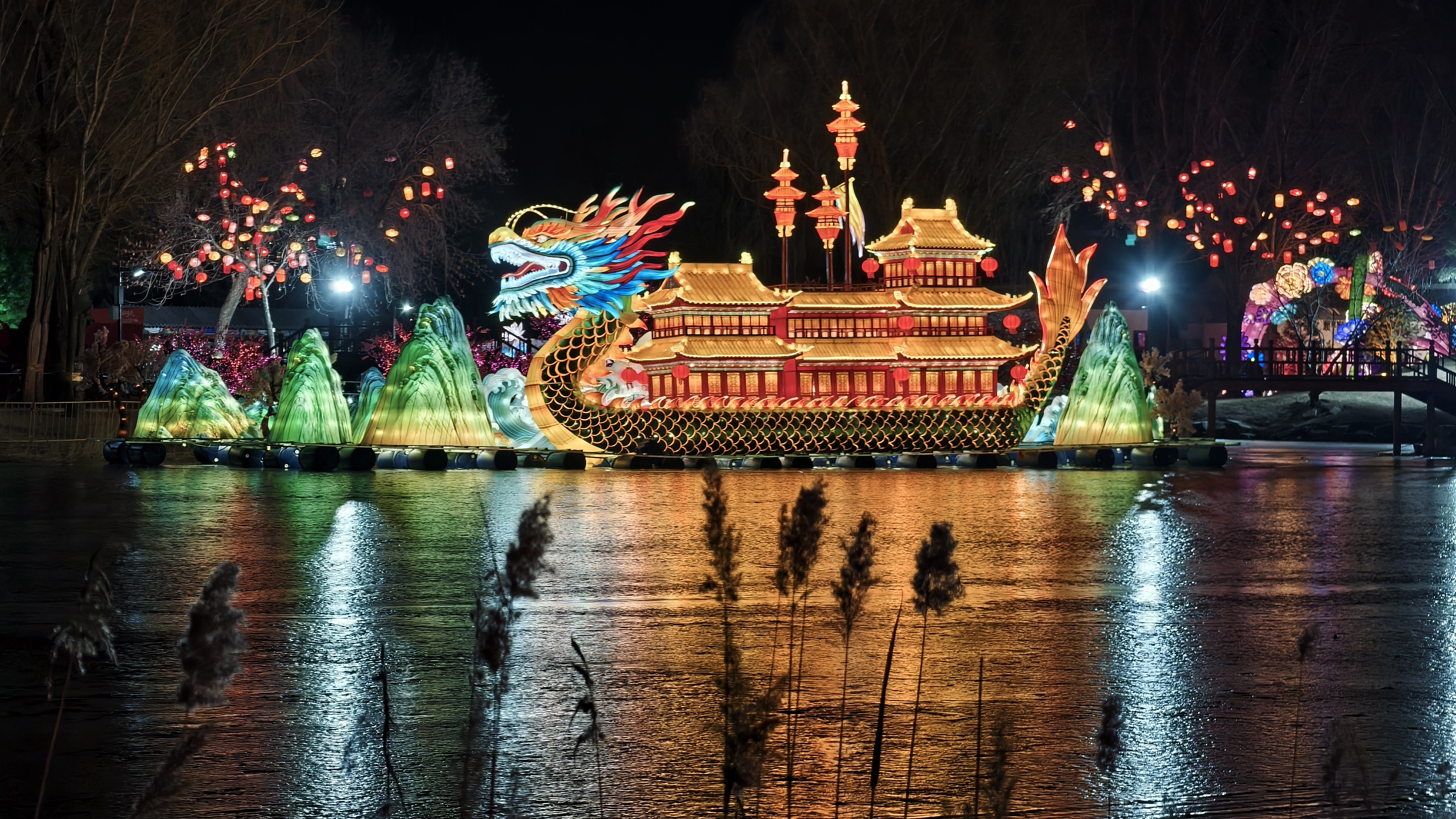 Foto menunjukkan pameran tanglung di Taman Runtuhan Yuanmingyuan di Beijing. (People's Daily Online/Li Nanhua)