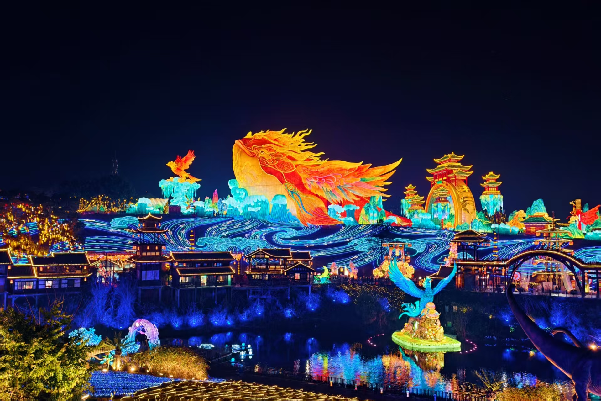 Foto menunjukkan tanglung di Pameran Tanglung Dinosaur Antarabangsa Zigong di provinsi Sichuan, barat daya China. (People's Daily Online/Zhao Zule)
