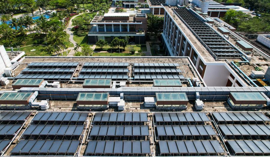 Foto dron bertarikh 19 Mac 2026 ini menunjukkan Hotel Pulau Dongyu di zon demonstrasi karbon sifar Boao, provinsi Hainan, selatan China. (Xinhua/Yang Guanyu)