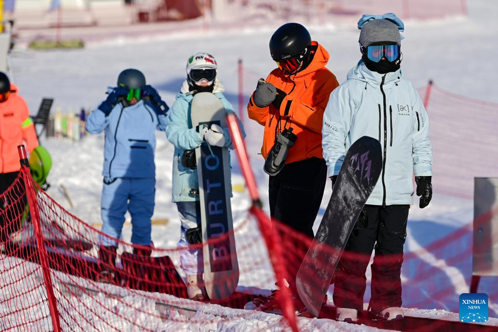 Altay Jadi Destinasi Ski Popular di Xinjiang