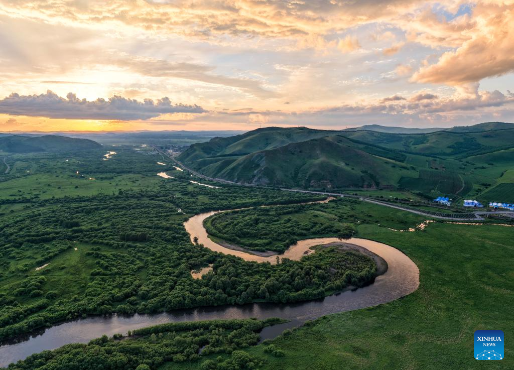 Foto udara yang diambil pada 10 Julai 2025 ini memperlihatkan keindahan panorama taman tanah basah negara Mianduhe yang terletak di Hulun Buir, Wilayah Autonomi Mongolia Dalam, utara China. (Xinhua/Ma Jinrui)