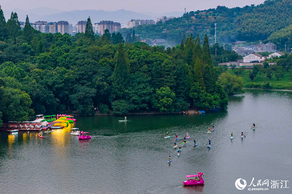 Waktu Malam Penuh Segar di Zhejiang: Cicheng Bersinar Dek Budaya, Daya Tarikan