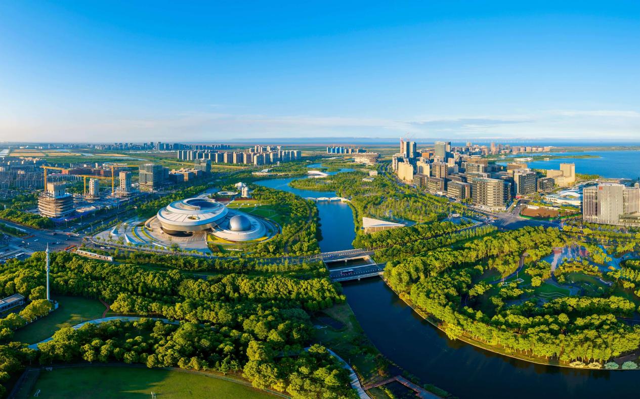 Imej yang bertarikh 21 Mei 2025 ini memaparkan FTZ Kawasan Istimewa Lin-gang China (Shanghai). (Foto oleh Zhang Mingwei)