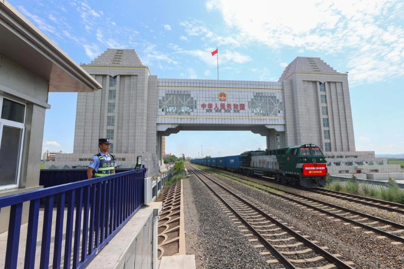 Kereta api kargo China-Eropah melalui pelabuhan darat Manzhouli di Mongolia Dalam. (Foto oleh An Jila)