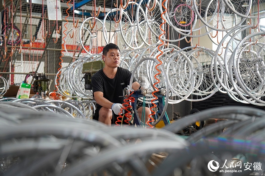 Industri Basikal Makmur di Kaunti Wuhe