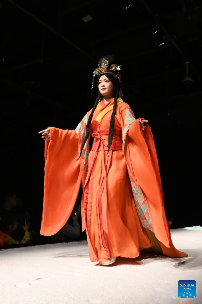 Pementasan Drama Penuh Asyik ‘Encore Dunhuang’ Di Gansu Gamit Penonton