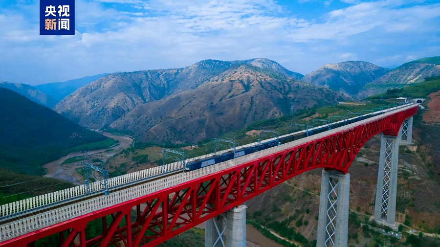 Rel China-Laos Angkut Lebih 70 Juta Tan Kargo