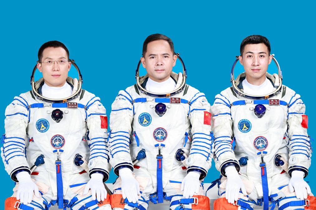 China Bakal Lancar Kapal Angkasa Bermanusia Shenzhou-21 Esok