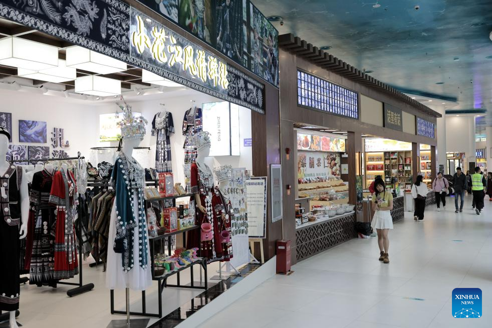 Jambatan Tertinggi Dunia Lonjakkan Pelancongan Tempatan