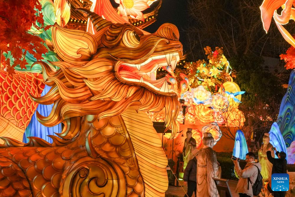 Tanglung Serikan Sambutan Tahun Baharu di Nanjing