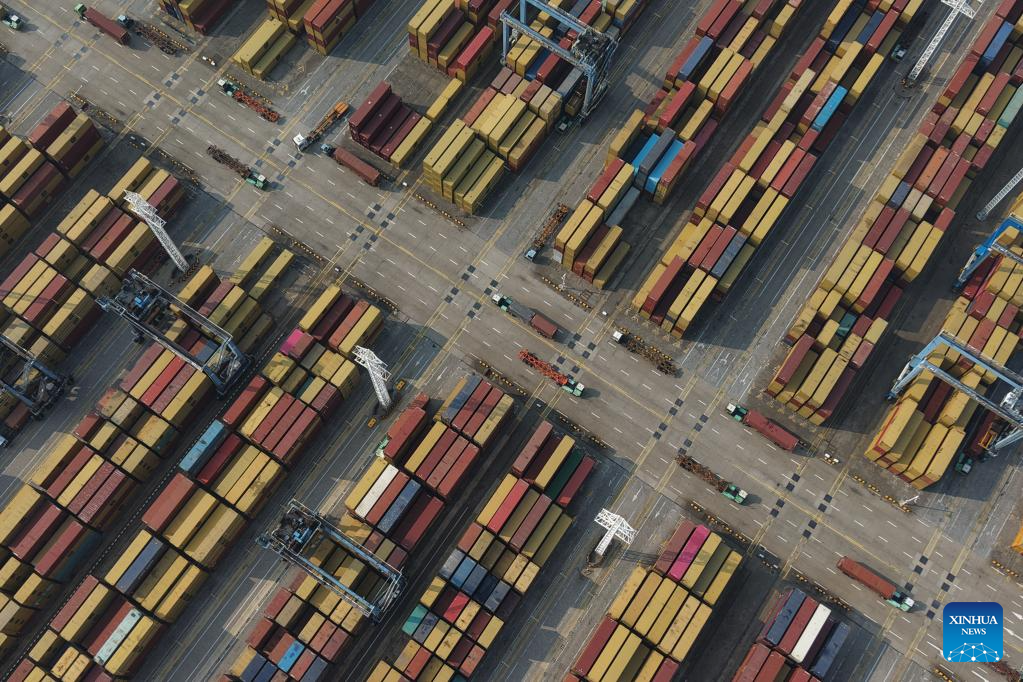 Jumlah Pengendalian Kargo di Pelabuhan Zhoushan Pertahankan Tangga Teratas di Dunia