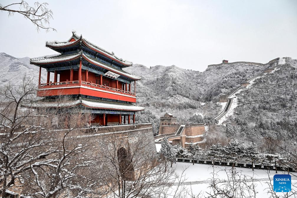 Foto yang diambil pada 18 Januari 2026 menunjukkan pemandangan seksyen Juyongguan Tembok Besar selepas salji turun di Beijing, ibu negara China. (Xinhua/Chen Yehua)