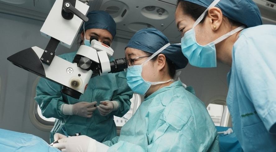 Hospital Pesawat China Tawar Perubatan Percuma di Laos