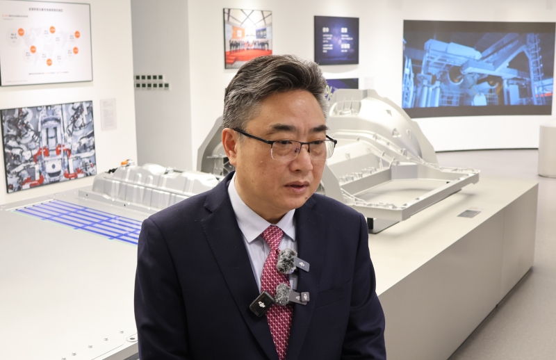 Shi Zhongjun, Setiausaha Agung Pusat China-ASEAN, menerima wawancara People's Daily Online. (Foto ihsan Pusat ASEAN-China)