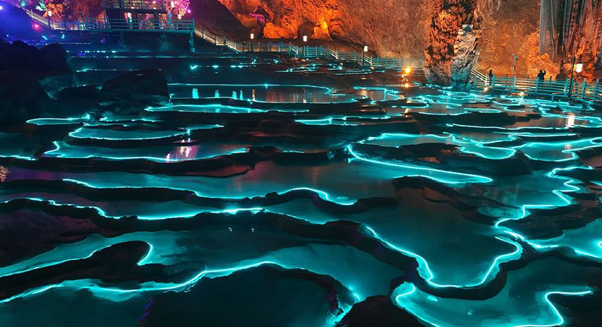 Keajaiban Geologi Ubah Jadi Pertunjukan Cahaya, Bayang Imersif