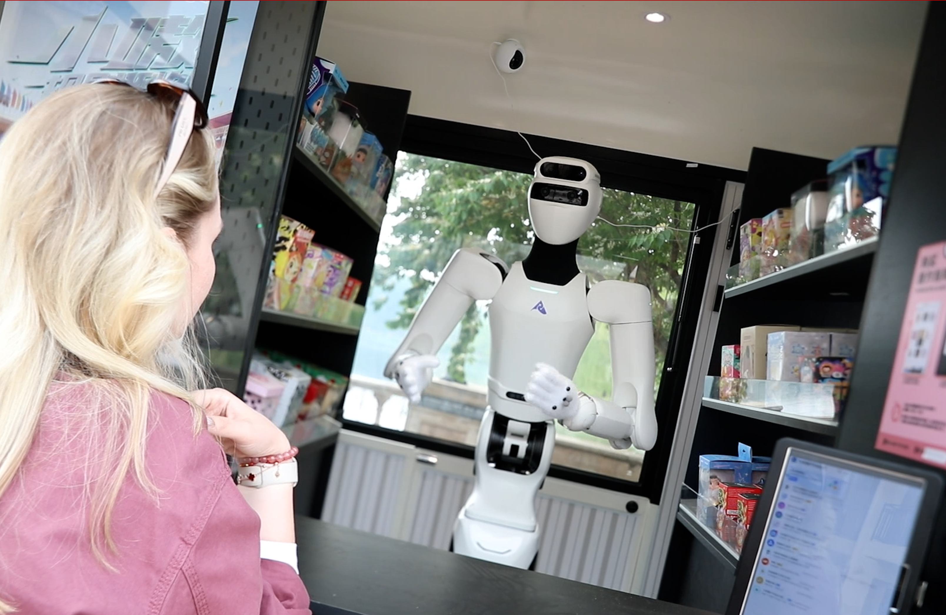 Sehari Suntuk Bersama Robot di Beijing!