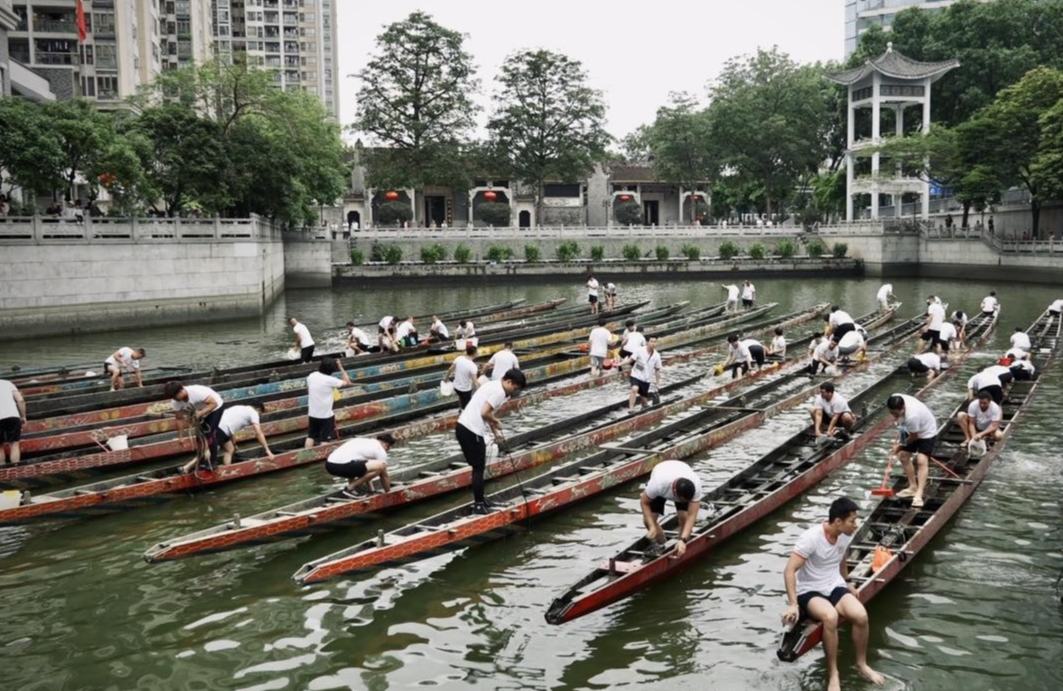 Kampung Kejut Bot Naga di Guangzhou, Siap Sedia Debut di UK