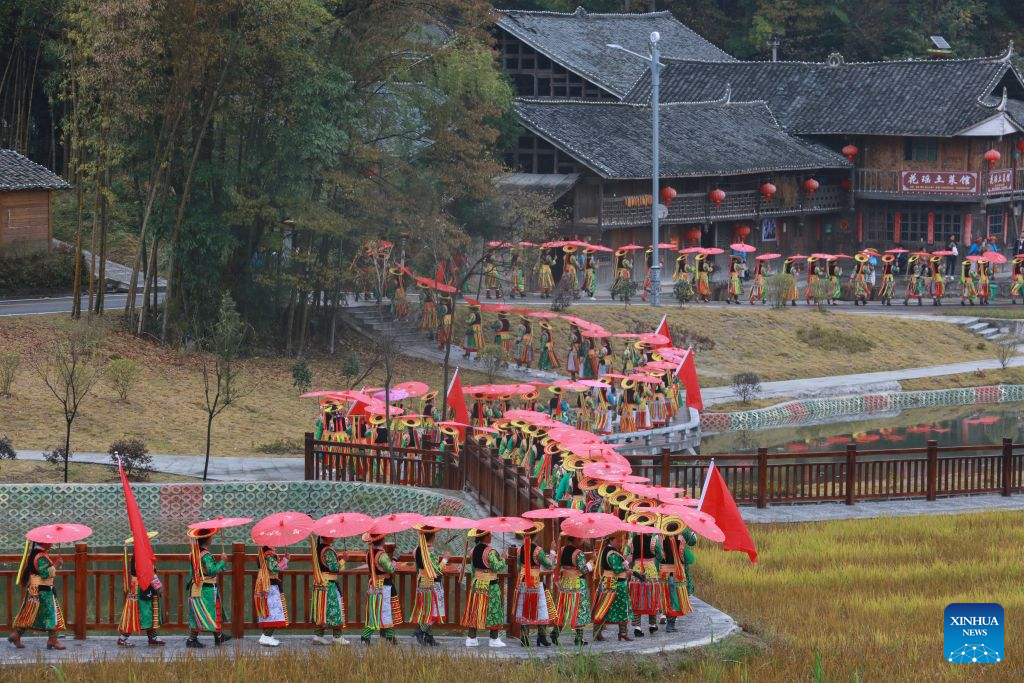 Foto bertarikh 26 Oktober 2020 ini memperlihatkan upacara perkahwinan orang kumpulan Huayao etnik Yao di kaunti Longhui, Shaoyang, provinsi Hunan, tengah China, 23 Jun 2026. (Xinhua/Zhao Zhongzhi)